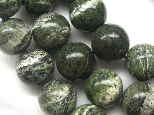 10mm, 4x Opal Perlen, olivgrün, rund, poliert