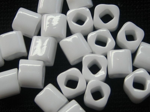 3mm 10g TOHO Würfel Cubes Opaque White