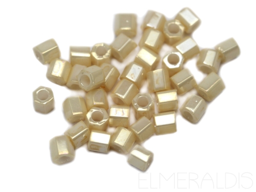 8/0 Hexagon TOHO Luster Light Beige Opaque hellbeige creme 10g