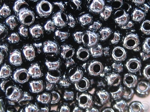 3/0 10g TOHO Rocailles Metallic Hematite