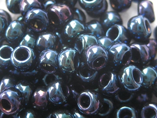 3/0 10g TOHO Rocailles Metallic Nebula