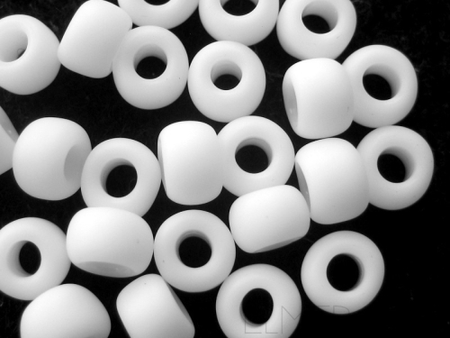 6/0 10g TOHO Rocailles Opaque Frosted White