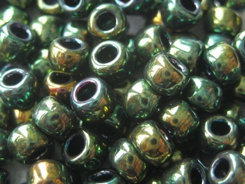 6/0 10g TOHO Rocailles Higher Metal. Iris Green