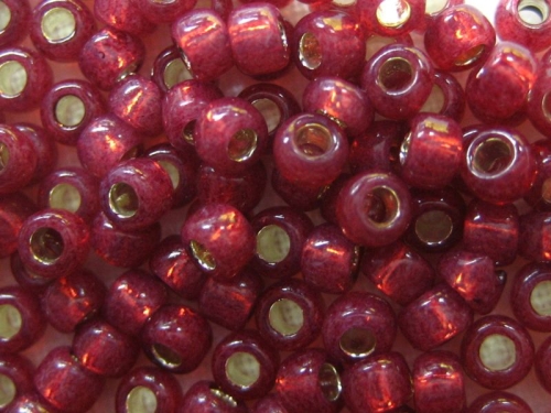 8/0 10g TOHO Rocailles Silver Milky Pomegranate