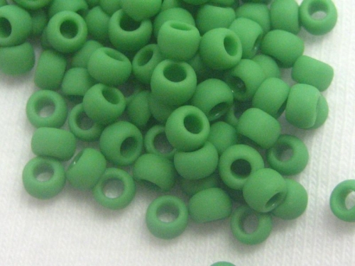 8/0 10g TOHO Rocailles Opaque Frosted Shamrock