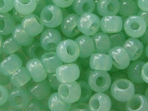 11/0 10g TOHO Rocailles Milky Kiwi