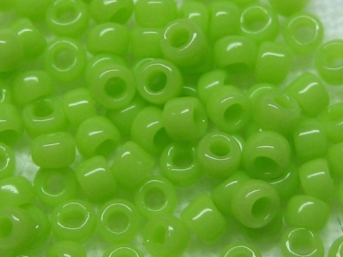 11/0 10g TOHO Rocailles Opaque Sour Apple