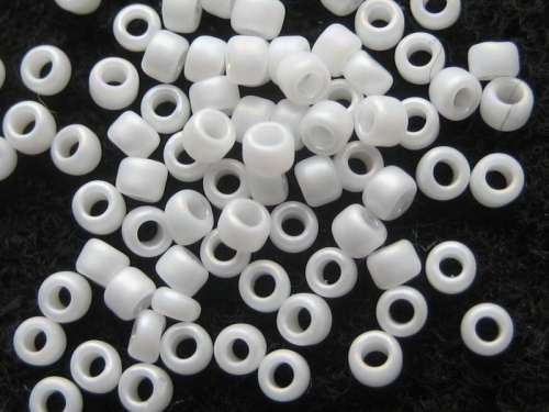 15/0 10g TOHO Rocailles Matte Opaque White