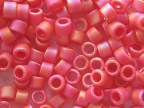 11/0 Delica TOHO Treasures Frosted Rainbow Cherry Matte rot 5g