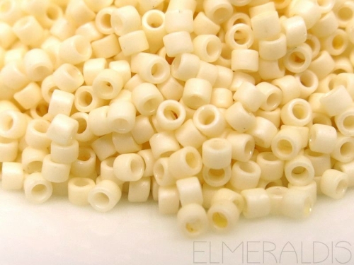 11/0 Delica TOHO Treasures Pastel Frosted Egg Shell Matte creme hellbeige 5g