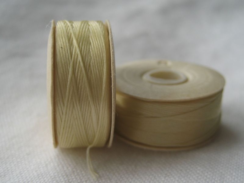 Nymo D cream / creme 1 Rolle vorgewachst