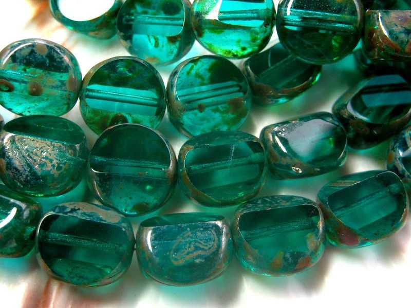 12mm Carved Round Emerald Picasso Glasperlen 2x