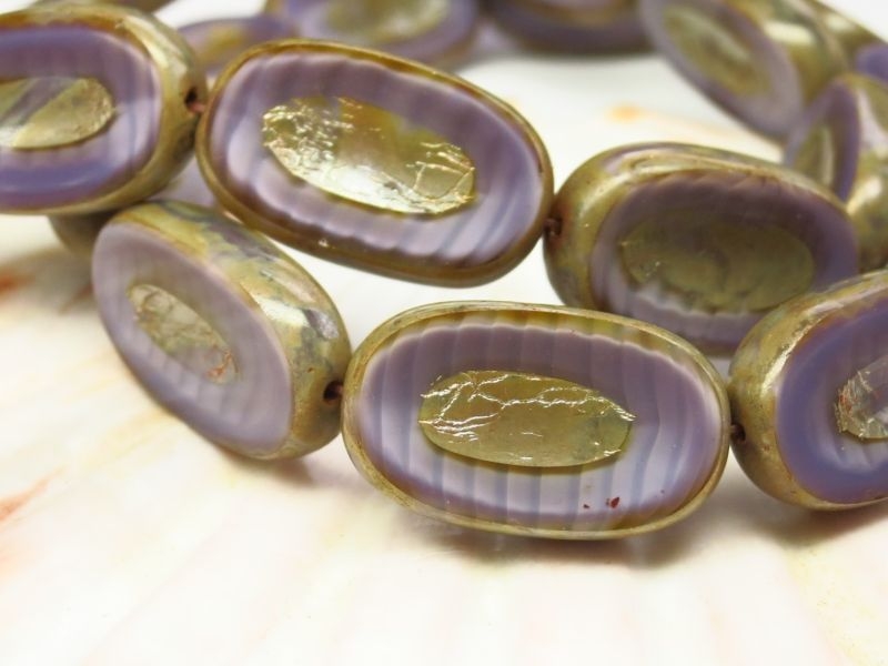 Carved Oval Lavender Picasso Glasperlen 1x