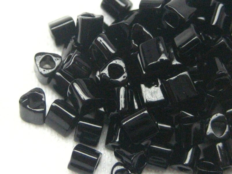 11/0 Triangle TOHO Opaque Jet 10g