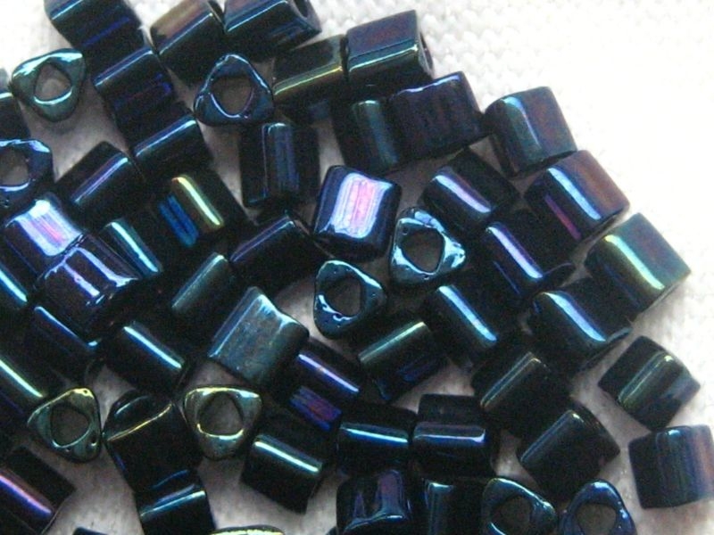11/0 Triangle TOHO Metallic Nebula 10g