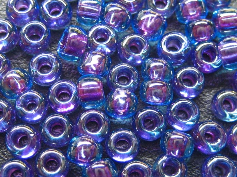 8/0 10g TOHO Rocailles Aqua Purple Lined