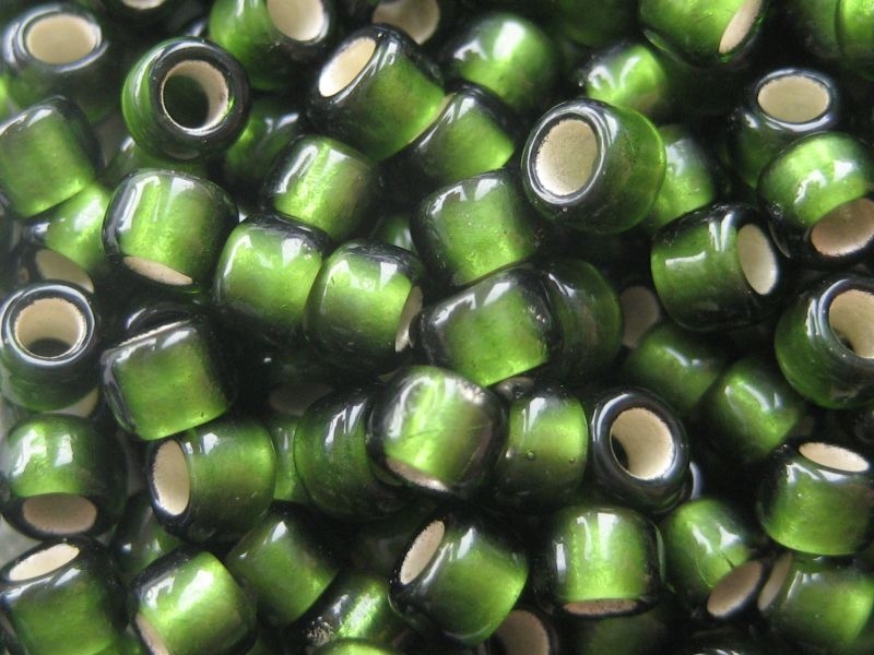 8/0 10g TOHO Rocailles Silver Line Frosted Olive