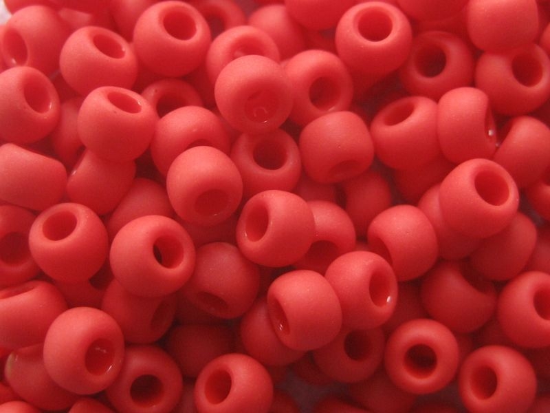 8/0 10g TOHO Rocailles Opaq. Frost Pepper Red