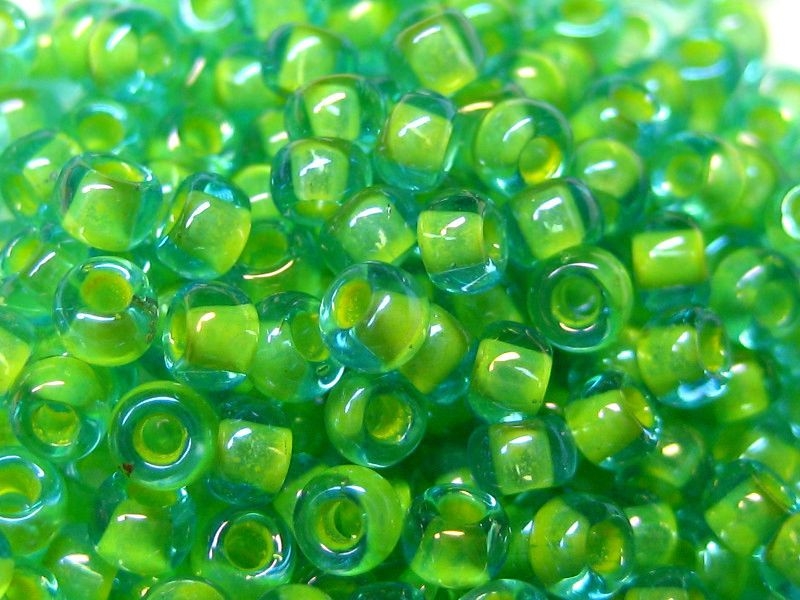 11/0 10g TOHO Rocailles Aqua Opaque Yellow Lined