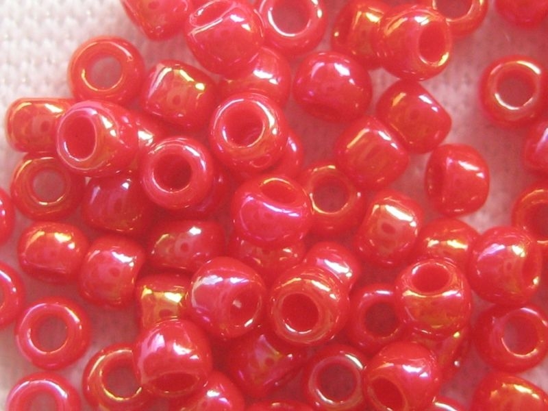 11/0 10g TOHO Rocailles Opaque Rainbow Cherry