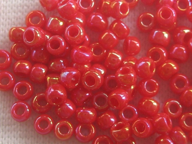 11/0 Rocailles TOHO Opaque Rainbow Cherry 10g