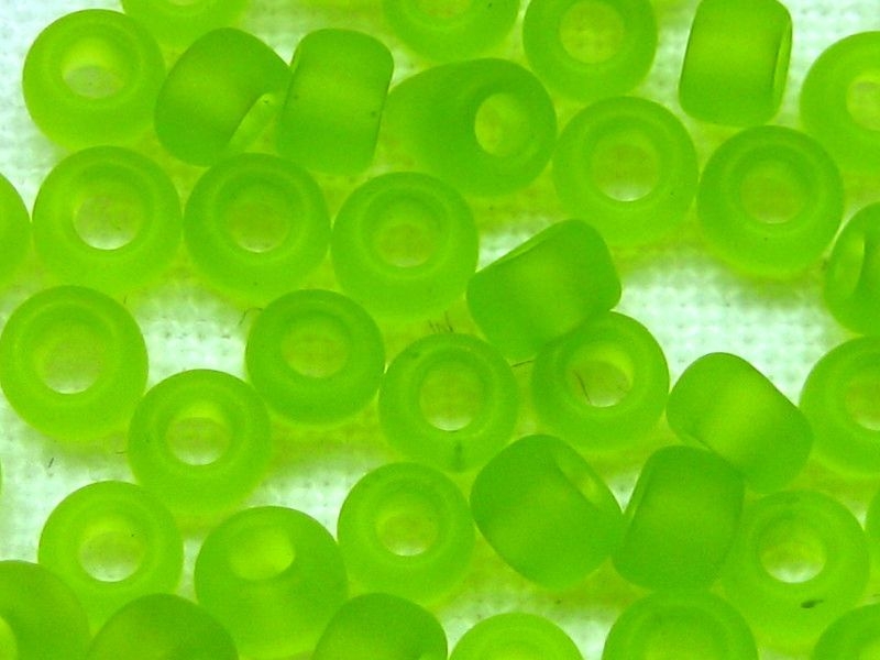 11/0 Rocailles TOHO Frosted Lime Green 10g