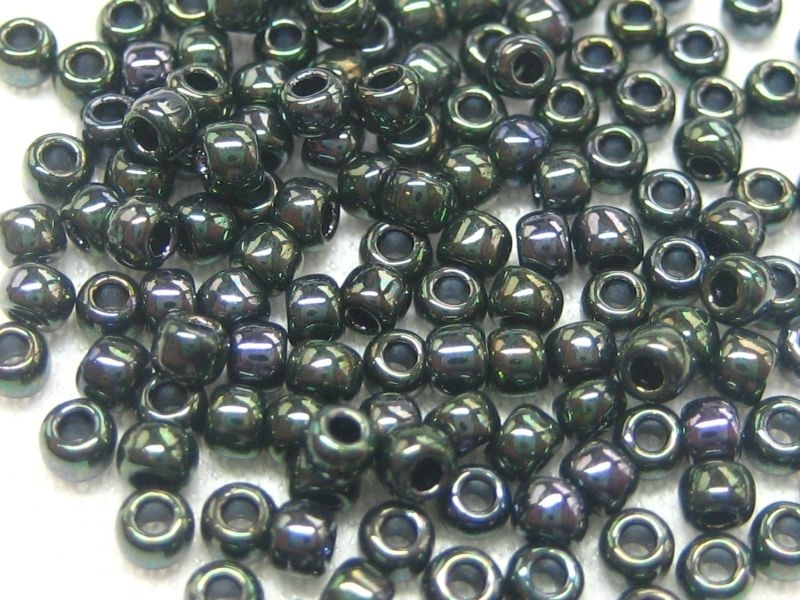 11/0 Rocailles TOHO Metallic Moss 10g