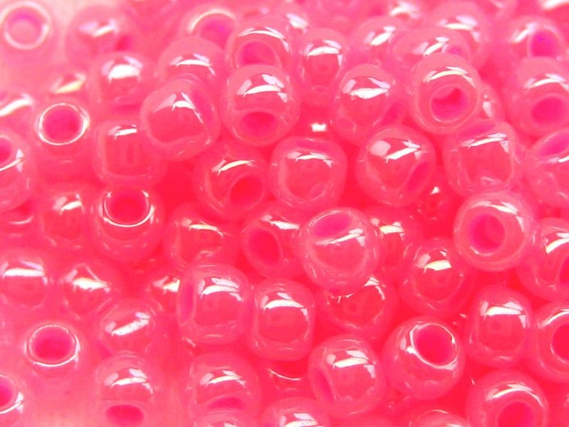 11/0 Rocailles TOHO Ceylon Hot Pink 10g