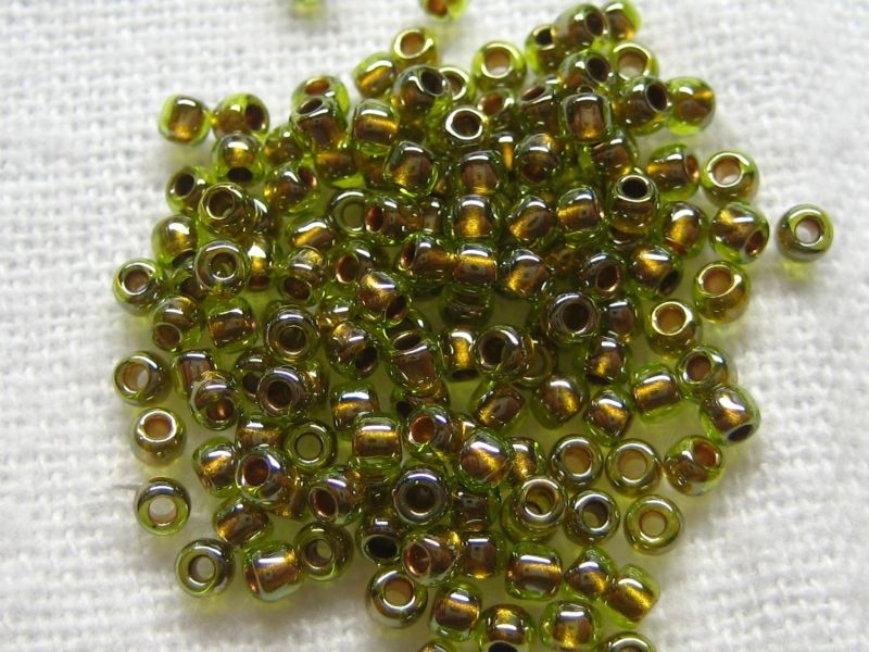 11/0 Rocailles TOHO Gold Lined Peridot 10g