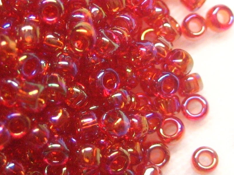 15/0 Rocailles TOHO Transparent Rainbow Ruby 10g