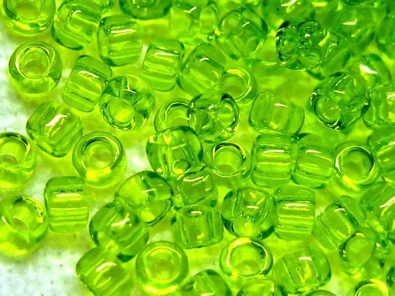 15/0 Rocailles TOHO Transparent Lime Green 10g