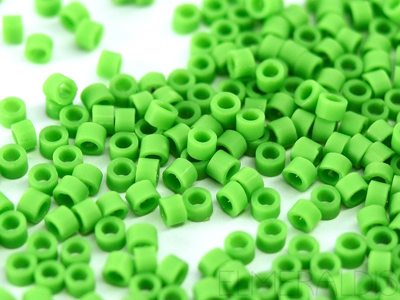 11/0 Delica TOHO Treasures Opaque Frosted Mint Green grün 5g